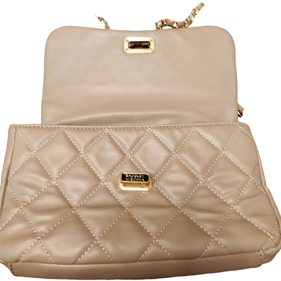 Badgley Mishka Taupe Gray Quilted Shoulder Bag - Picture 4 of 15